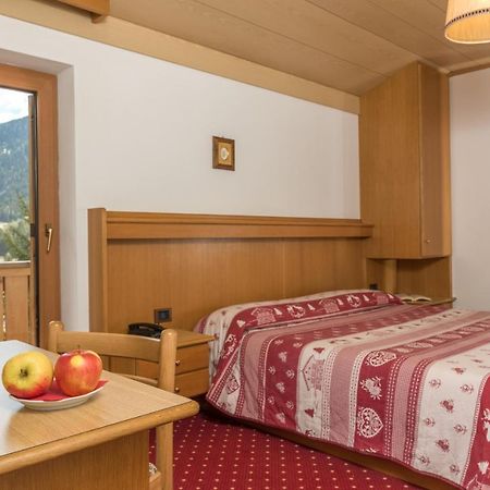 Hotel Garni Lastei ปอซซาดิฟัซซา ภายนอก รูปภาพ