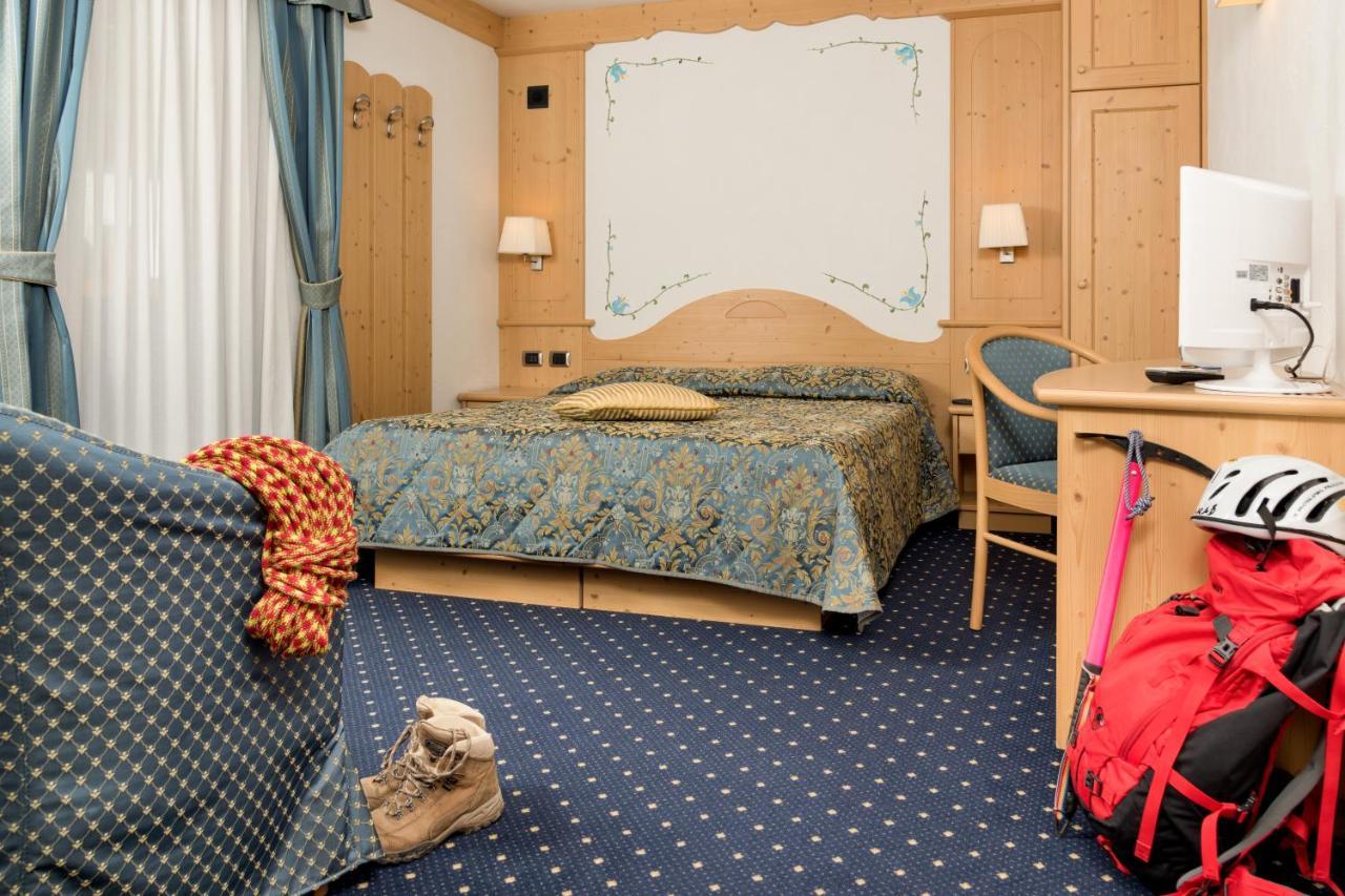 Hotel Garni Lastei ปอซซาดิฟัซซา ภายนอก รูปภาพ