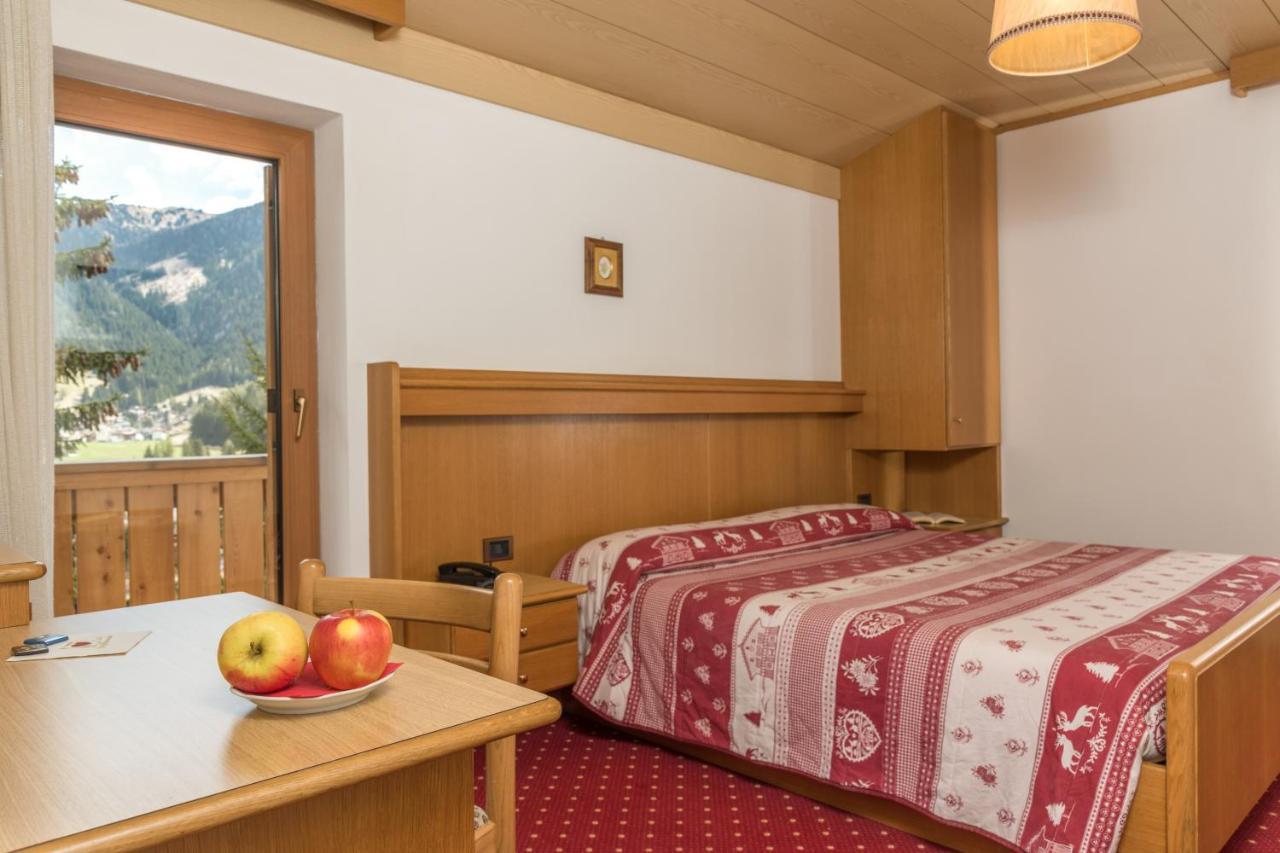 Hotel Garni Lastei ปอซซาดิฟัซซา ภายนอก รูปภาพ