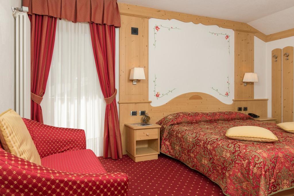 Hotel Garni Lastei ปอซซาดิฟัซซา ภายนอก รูปภาพ