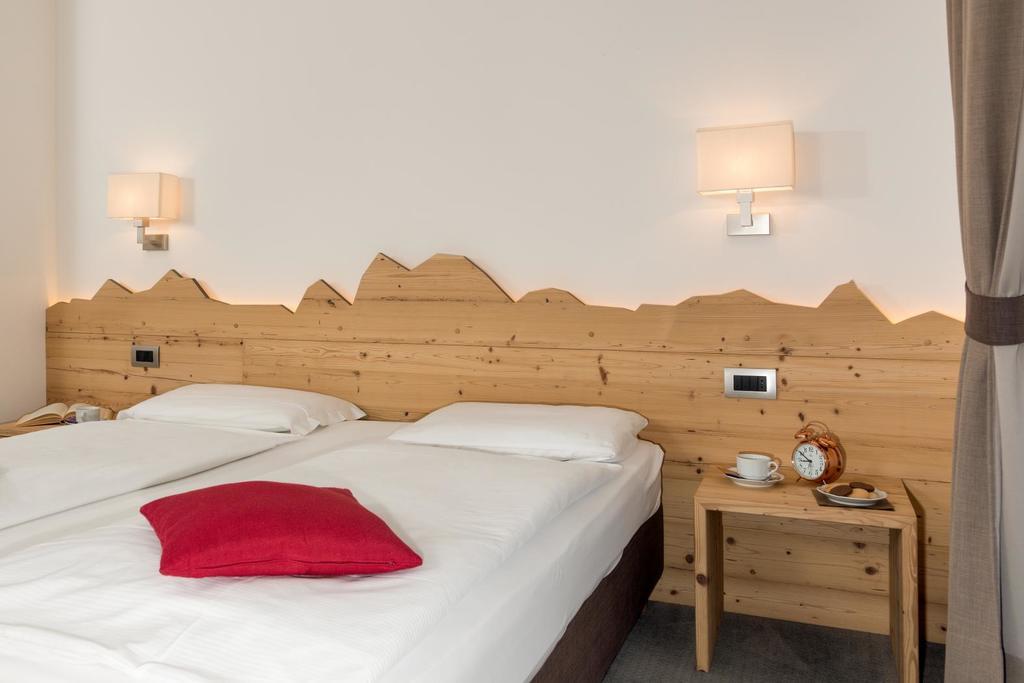 Hotel Garni Lastei ปอซซาดิฟัซซา ภายนอก รูปภาพ