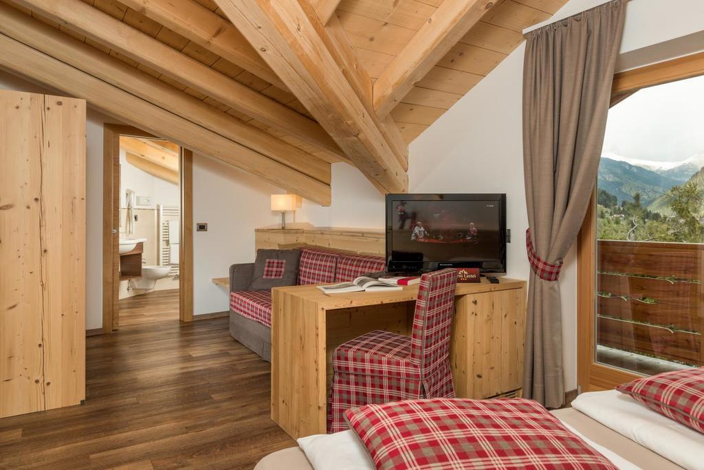 Hotel Garni Lastei ปอซซาดิฟัซซา ภายนอก รูปภาพ