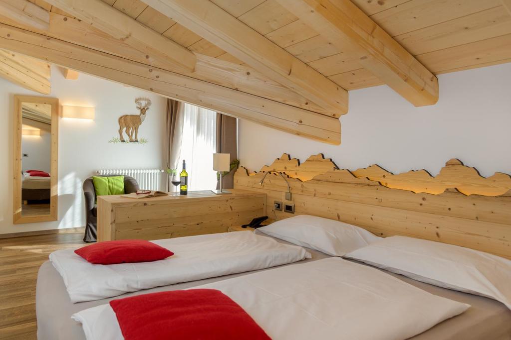 Hotel Garni Lastei ปอซซาดิฟัซซา ภายนอก รูปภาพ