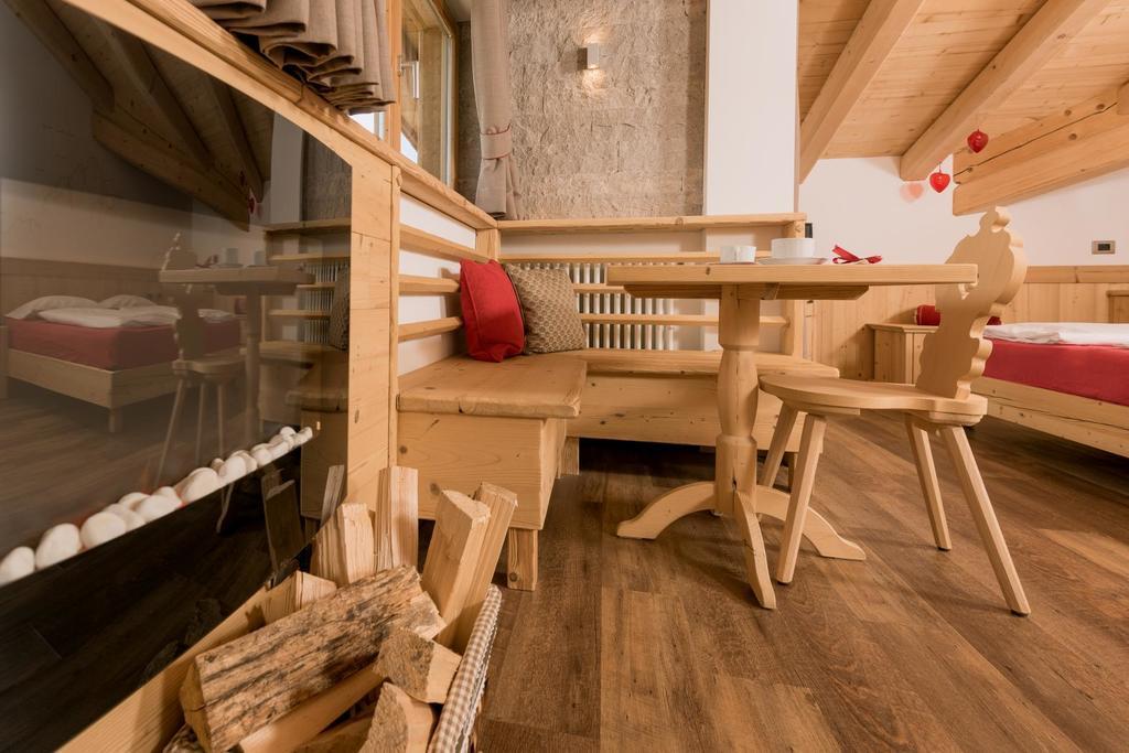 Hotel Garni Lastei ปอซซาดิฟัซซา ภายนอก รูปภาพ