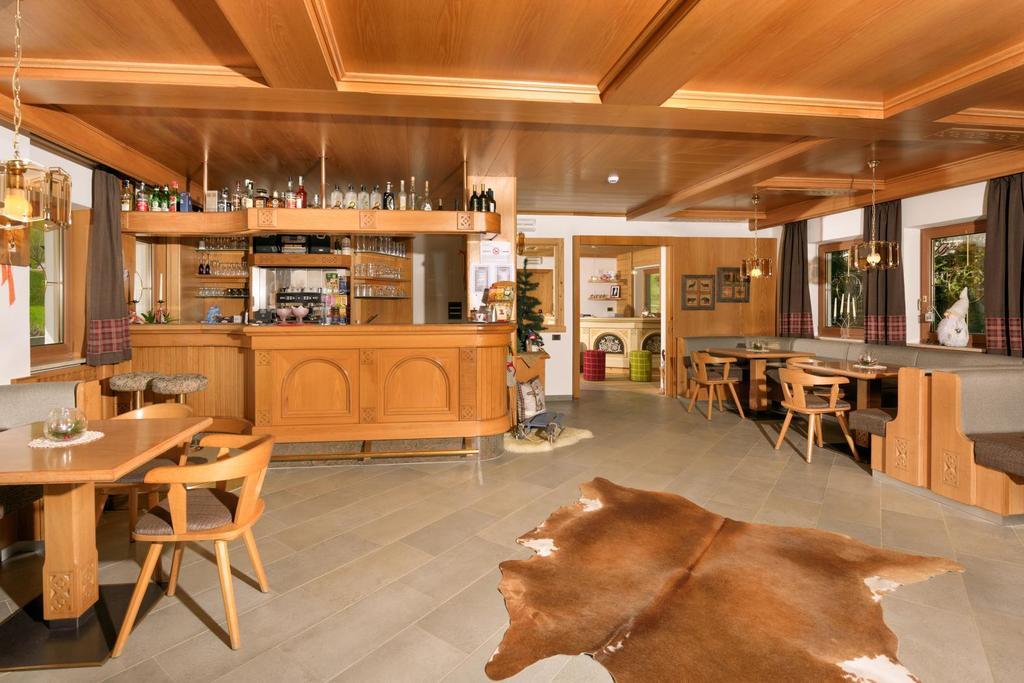 Hotel Garni Lastei ปอซซาดิฟัซซา ภายนอก รูปภาพ