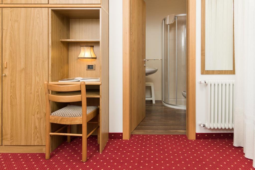 Hotel Garni Lastei ปอซซาดิฟัซซา ภายนอก รูปภาพ