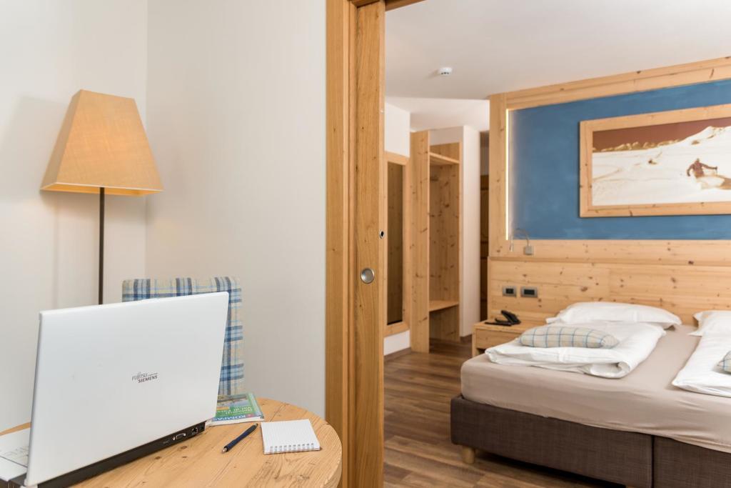 Hotel Garni Lastei ปอซซาดิฟัซซา ภายนอก รูปภาพ